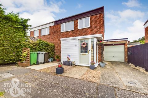 3 bedroom semi-detached house for sale - Yew Court, Norwich
