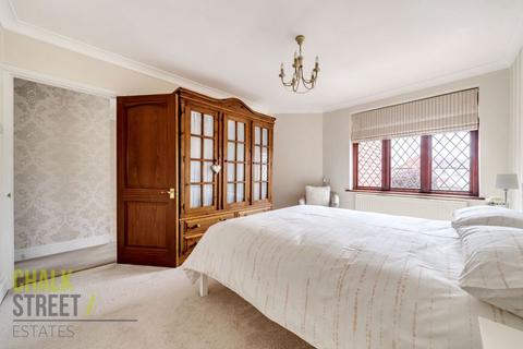 36 Kenilworth Gardens, Hornchurch, RM12 4SE