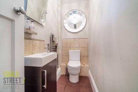 70 Crossways, Romford, RM2 6AS