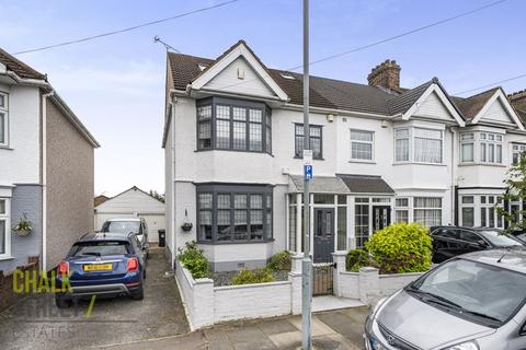 4 bedroom end of terrace house for sale - Overton Drive, Chadwell Heath, Romford, RM6