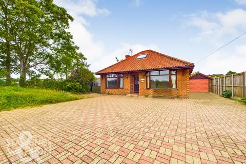 3 bedroom chalet for sale, Hillside Road East, Bungay