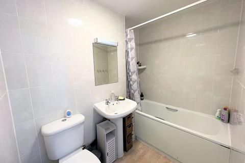 Flat 10, Signal House 4 Bitter End, Dorchester, DT1 1WN