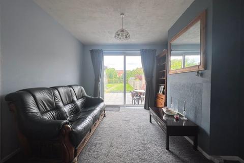 3 bedroom semi-detached house for sale - Coniston Road, Longlevens, Gloucester