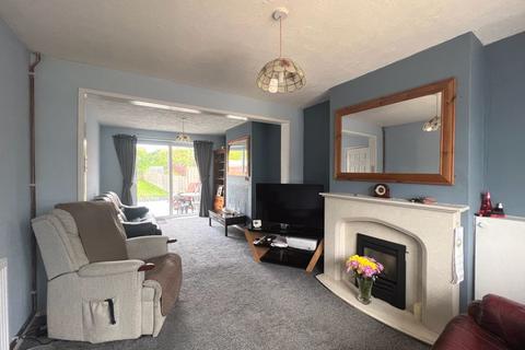 3 bedroom semi-detached house for sale - Coniston Road, Longlevens, Gloucester