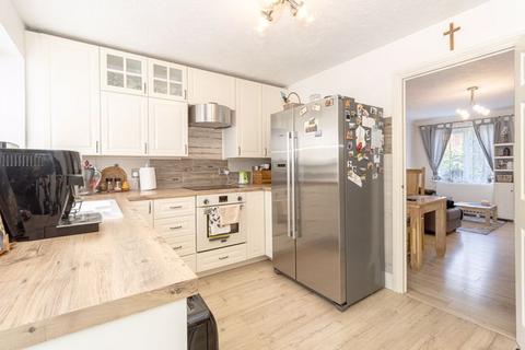 13 Bignor Close, Horsham, RH12 5JQ
