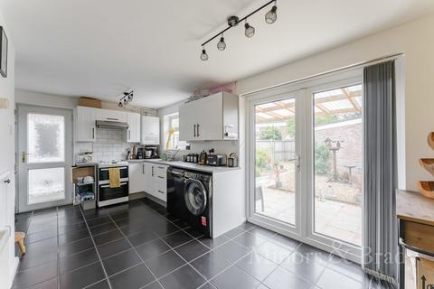 3 bedroom detached house for sale - Yew Court, Norwich