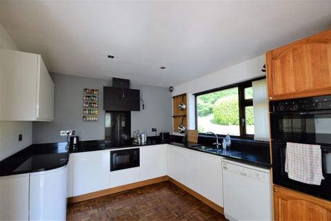 4 bedroom detached house for sale, Park Grove, Caerwys