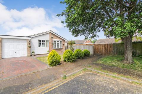 2 bedroom detached bungalow for sale, Chagford Close, Bedford MK40