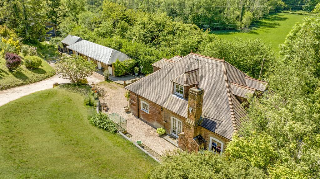 Lynsore Bottom, Upper Hardres... 3 bed detached house for sale £800,000