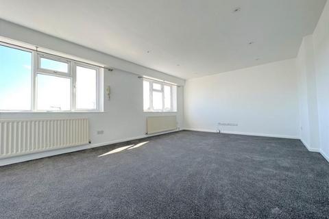 3 bedroom apartment to rent, Sundon Park Parade, Sundon Park Road, Luton, LU3 3BH