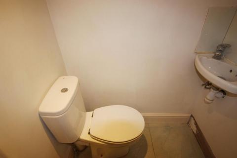 2 bedroom flat for sale, Western Avenue, Acton, London, W3 0PH