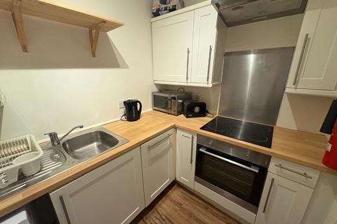 3 bedroom flat to rent, King Street, Stirling Town, Stirling, FK8