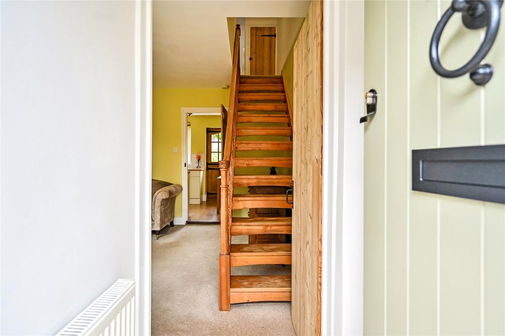 Entrance/Stairs
