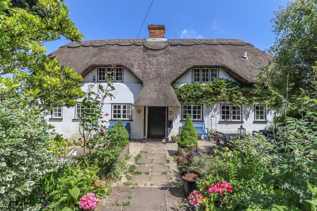 Upper Clatford, Andover, Hampshire SP11 2 bed cottage for sale £495,000