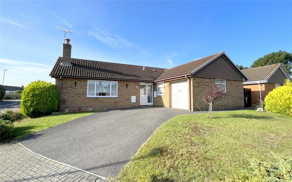 Burdock Close, Highcliffe, Christchurch, Dorset, BH23 3 bed bungalow ...