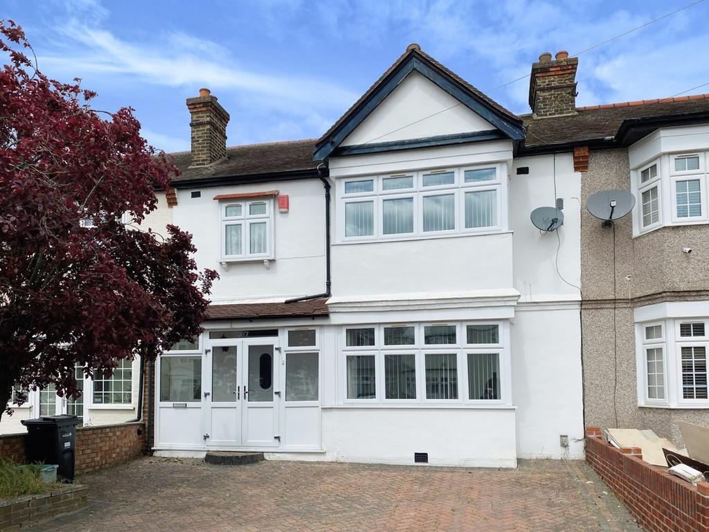 St Andrews Road, ILFORD, IG1 4 bed terraced house for sale £700,000