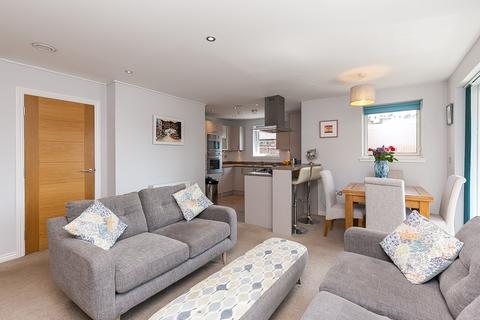 Flat 7, 1 Hatters Lane, Edinburgh, EH7 4GZ