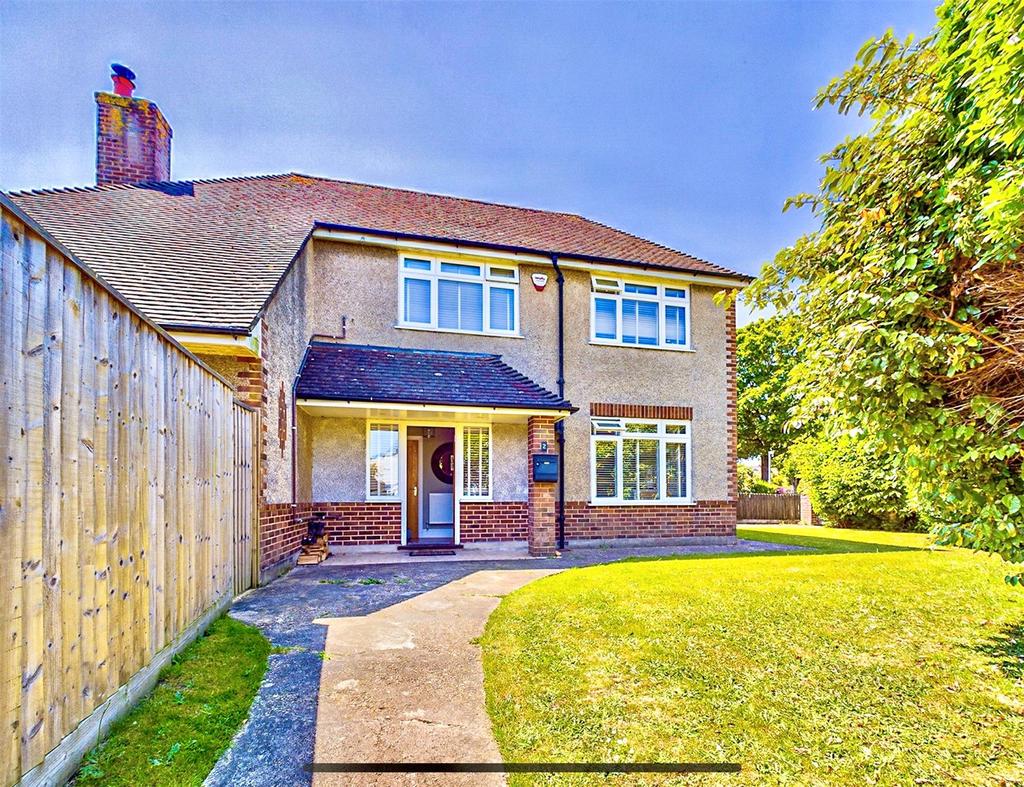 Durrington Place, Bournemouth, BH7 3 bed detached house for sale £630,000