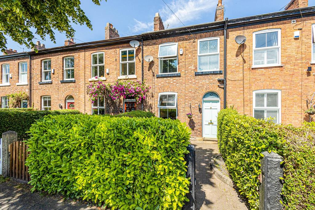 Derwent Road, Flixton, Manchester, M41 2 bed terraced house for sale £290,000