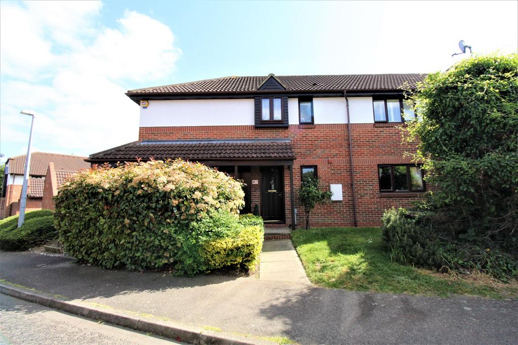Brimfield Road, Purfleet 2 bed apartment for sale £215,000