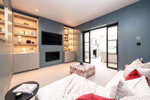 6 bedroom terraced house to rent - Wiseton Road, London, SW17