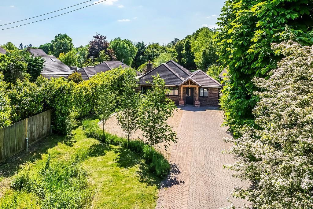 THE GLADE, FETCHAM, KT22 9TQ 4 bed detached bungalow for sale £995,000