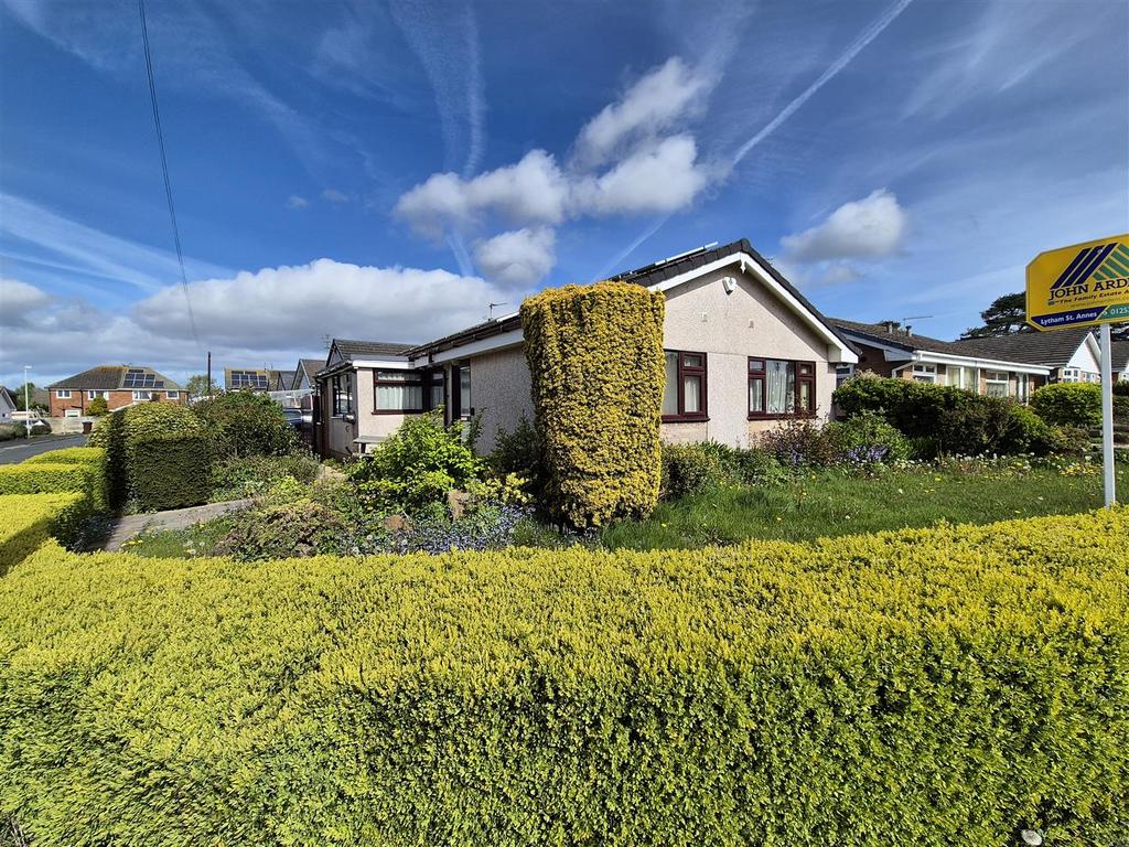 Inglewood Close, Warton 2 bed detached bungalow for sale £209,950