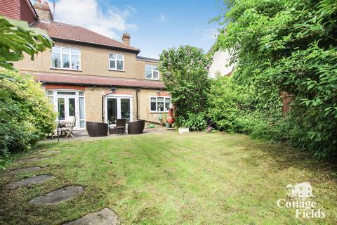 176 Clay Hill, Enfield, EN2 9AL