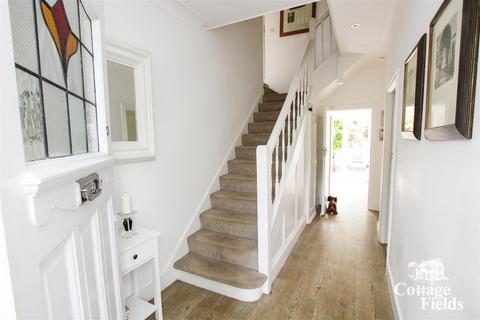 176 Clay Hill, Enfield, EN2 9AL