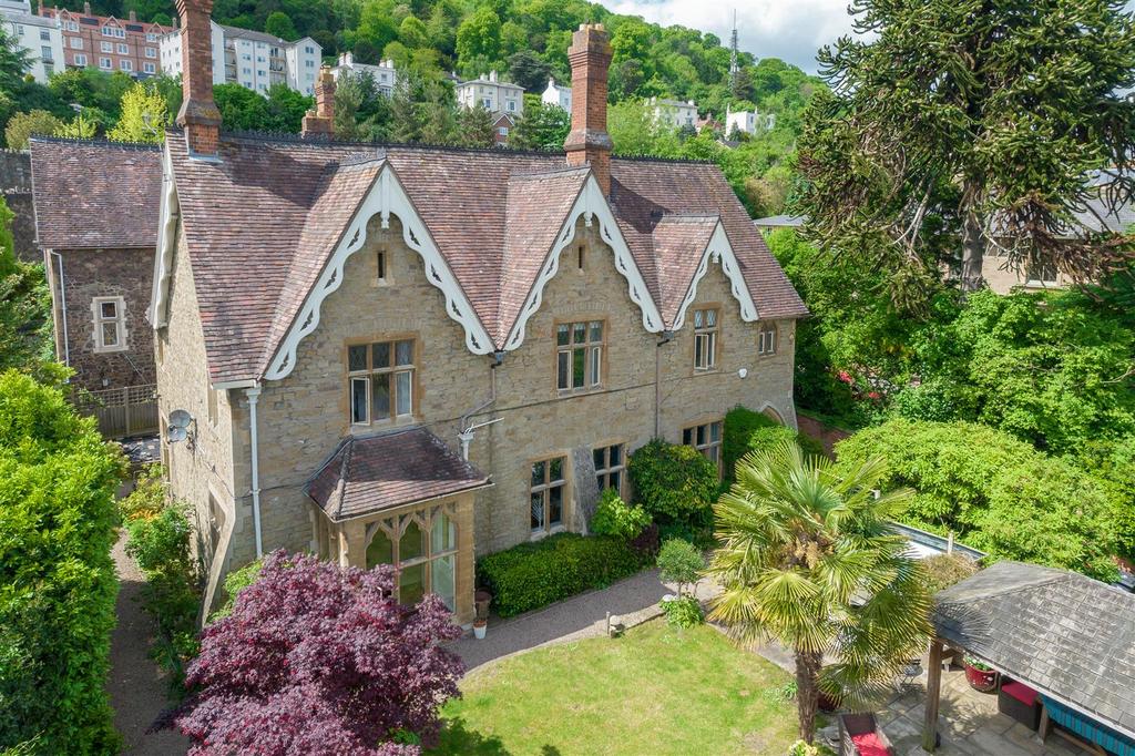 Graham Road, Malvern 5 bed link detached house for sale £980,000