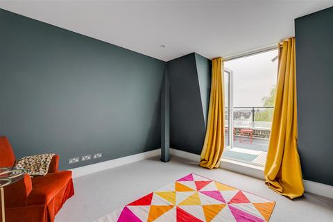 6 bedroom terraced house to rent - Gartmoor Gardens, London