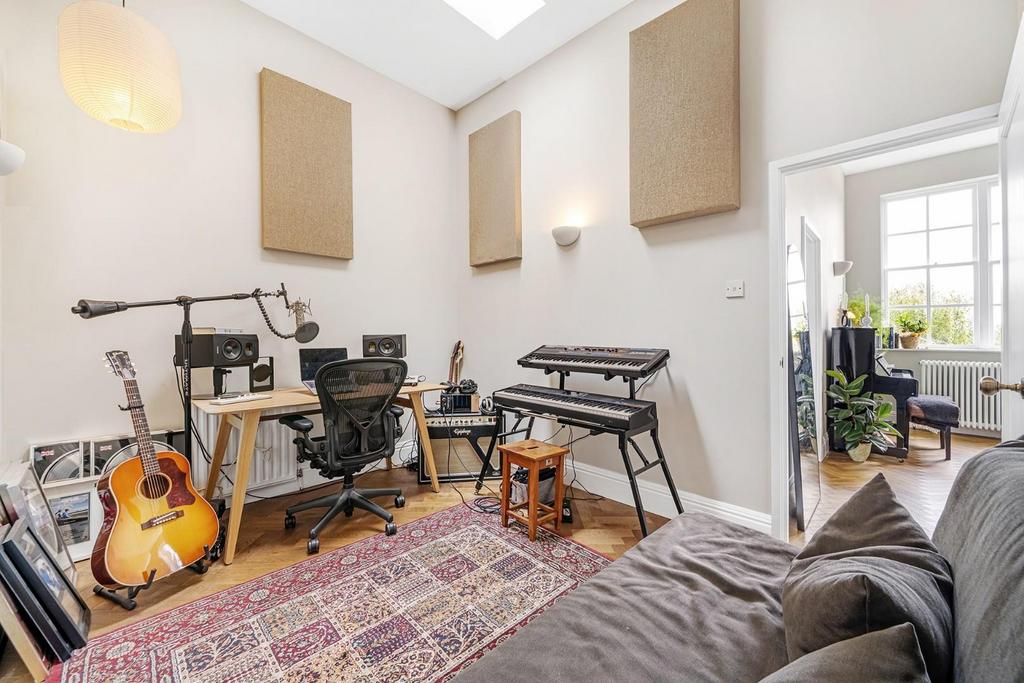 Bedroom 2.jpg