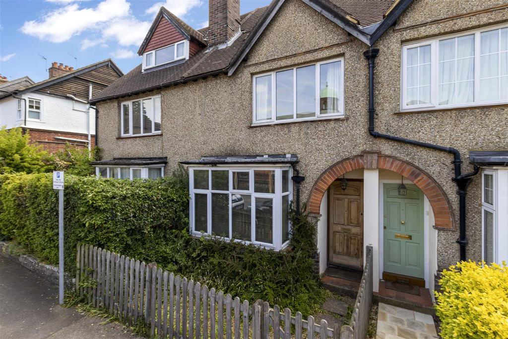Chestnut Avenue, Haslemere 4 bed terraced house for sale £585,000