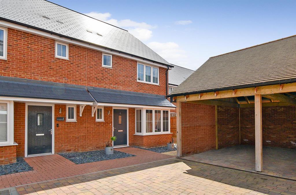 Foundry Close, Peters Village, Wouldham 3 bed semidetached house for
