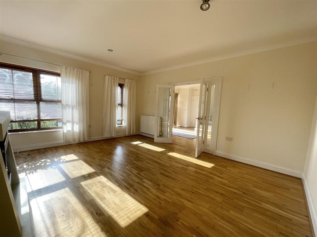 Sunni living room 2.jpg