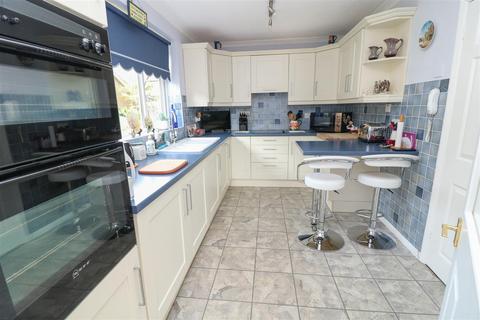 4 Woodham Drive, Hatfield Peverel, Chelmsford, CM3 2RR
