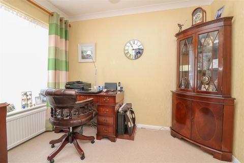 4 Woodham Drive, Hatfield Peverel, Chelmsford, CM3 2RR