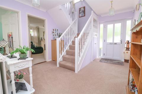 4 Woodham Drive, Hatfield Peverel, Chelmsford, CM3 2RR