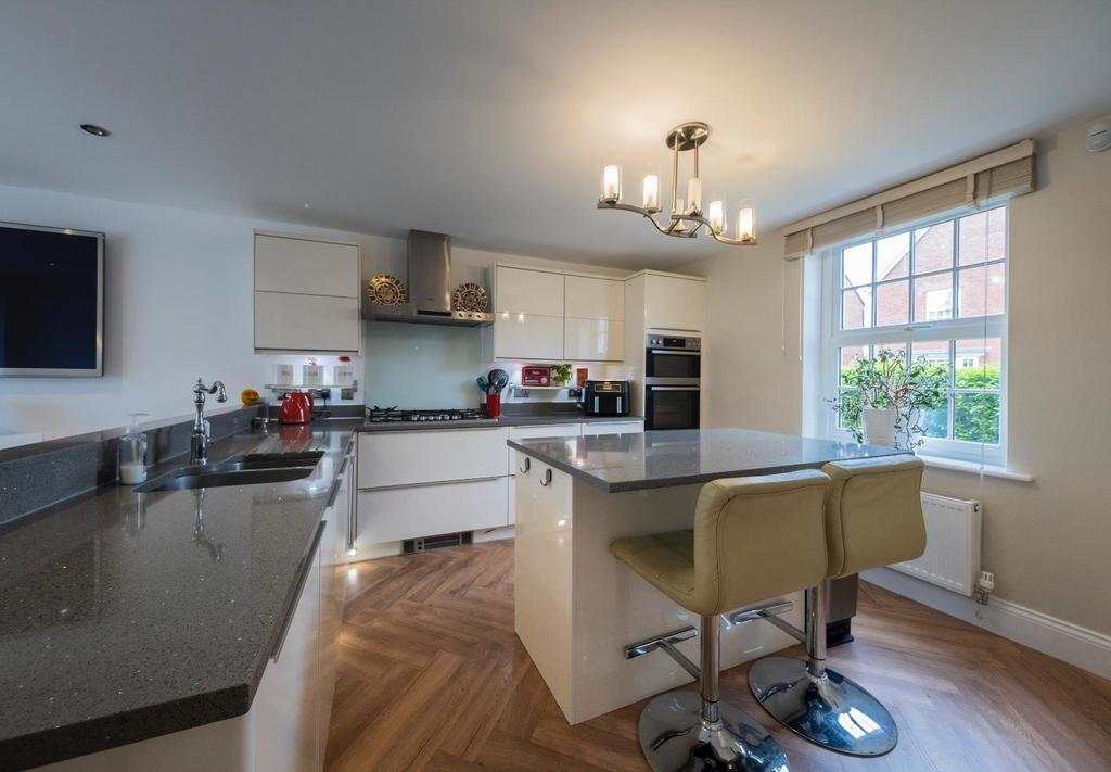 31 Hazelhurst Way-004.JPG