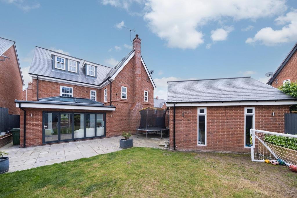 31 Hazelhurst Way-047.JPG