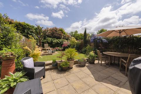 14 Chestnut Close, Kings Hill, West Malling, ME19 4FP