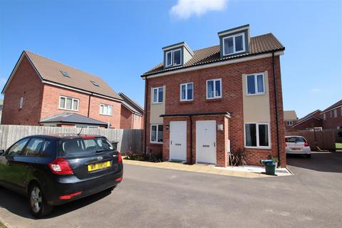 12 Cedar Close, Cranbrook, Exeter, EX5 7FX