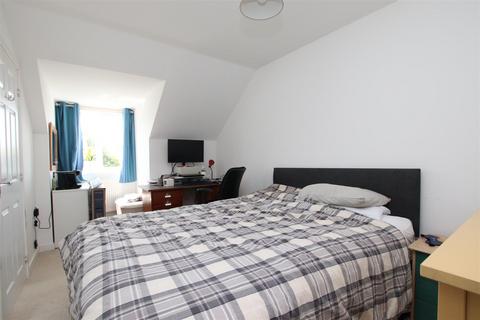 12 Cedar Close, Cranbrook, Exeter, EX5 7FX