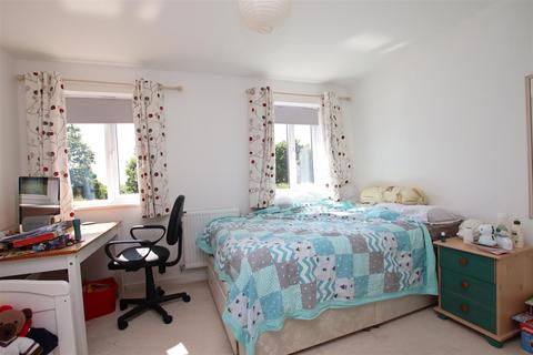 12 Cedar Close, Cranbrook, Exeter, EX5 7FX