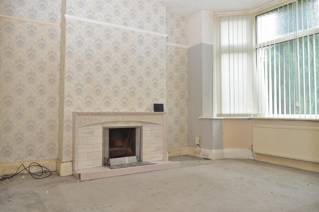 Montgomery Street, Oldham 3 bed semidetached house for sale £185,000