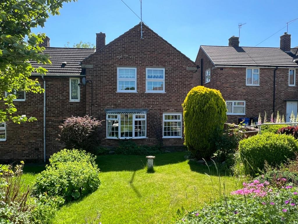 Rose Wood Close, Newbold, Chesterfield, S41 8BU 2 bed semidetached