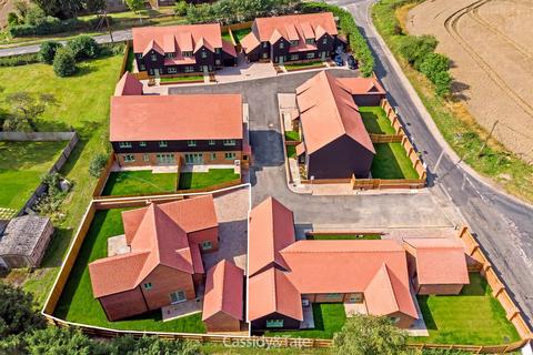 4 bedroom detached house for sale - Chiltern Hills Close, Aldbury, Tring