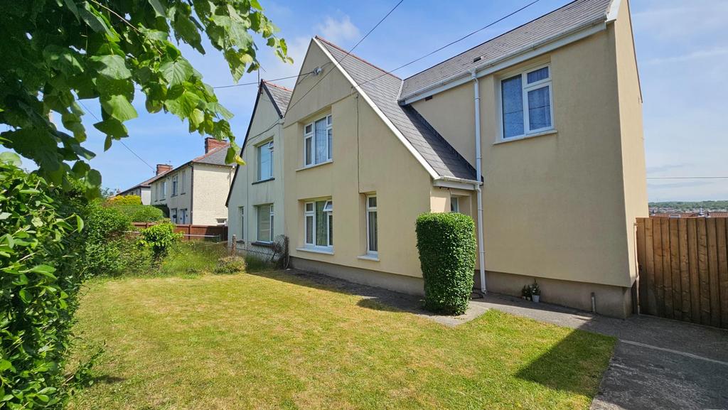 St. Gwladys Avenue, Bargoed 3 bed semidetached house for sale £180,000