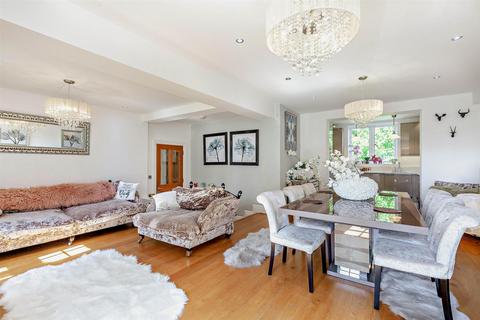 3 bedroom apartment for sale, The Galleries, Warley, Brentwood
