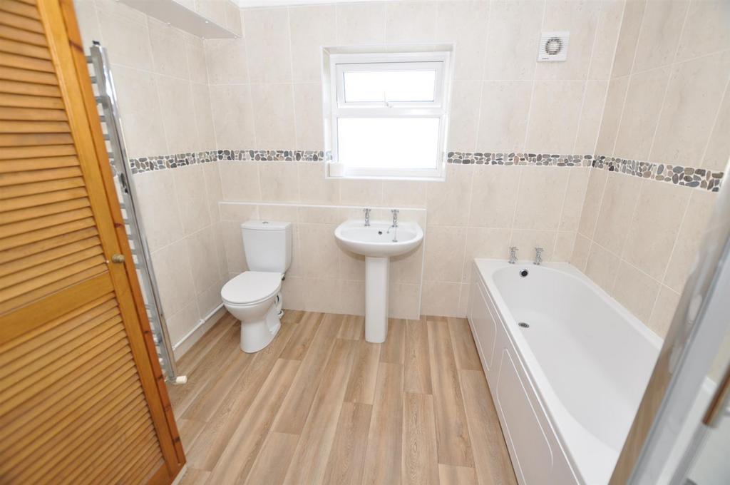 Bathroom/shower room/WC